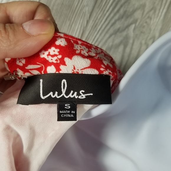 Lulu's Dress Small Red Floral Print High Neck Swing 26-249LD Back Keyhole - Picture 3 of 15